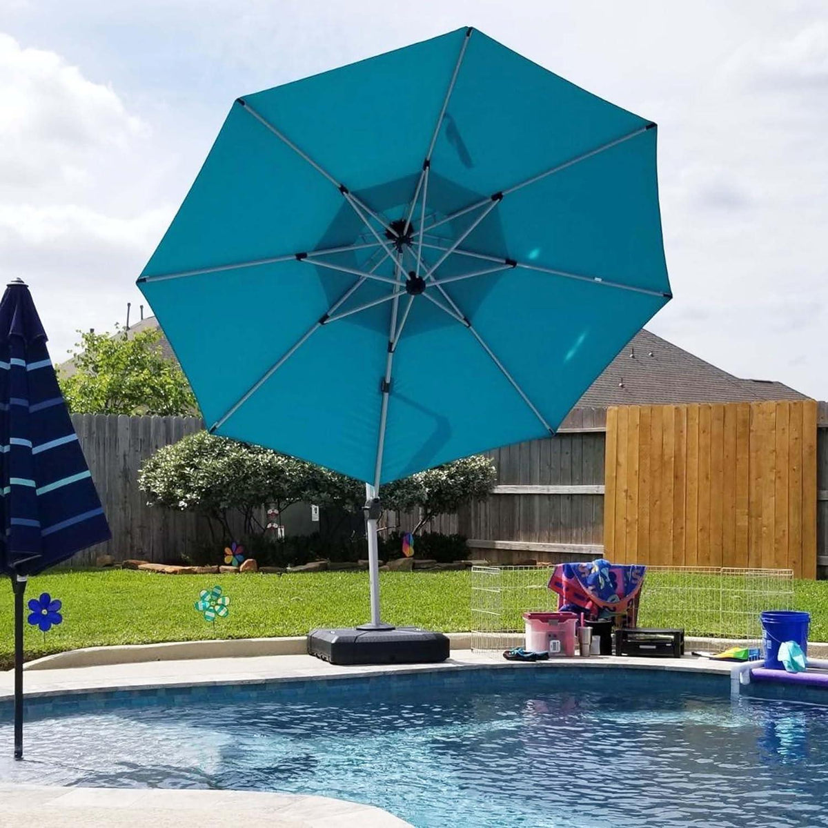 Clearance - PURPLE LEAF OPEN BOX Large Round Patio Cantilever Umbrella for Deck, Pool, Backyard